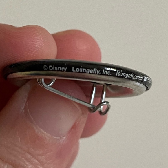 Loungefly Disney Mickey Mouse Pizza Pin - Picture 3 of 6